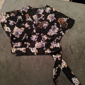 Croped floral blouse